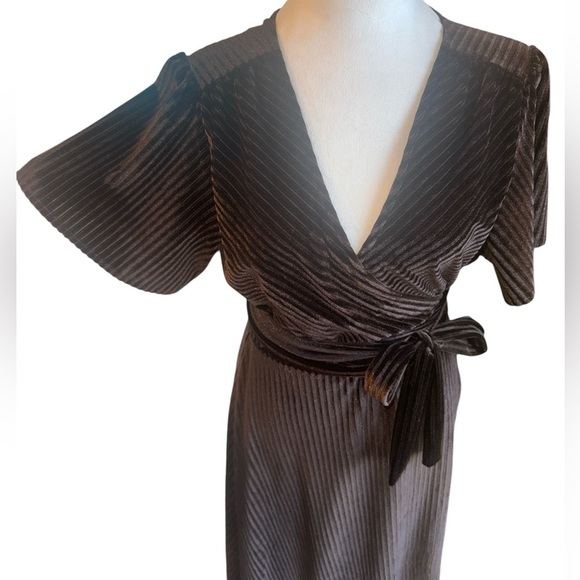 NWT Baltic Born Andi Ribbed Velvet Wrap Short Sleeve Maxi Dress Black Orchid XL - Picture 6 of 13